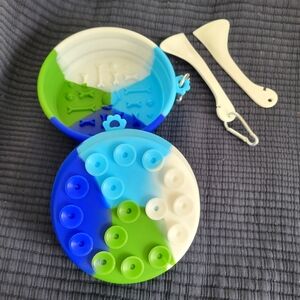 Collapsing pet bowls to go! Set of two new in package.